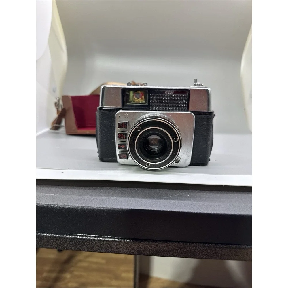 Vintage Bertram Camera with case untested